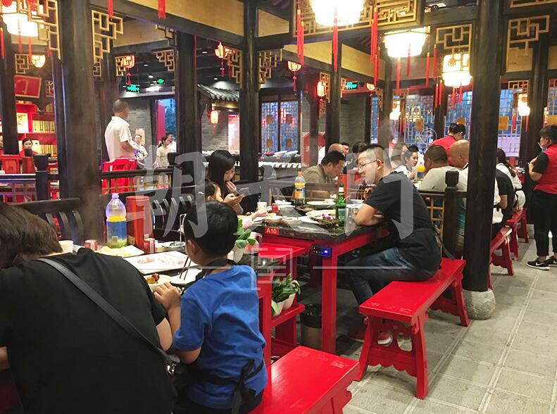 正宗老火鍋加盟店，運(yùn)營(yíng)團(tuán)隊(duì)該怎么打造