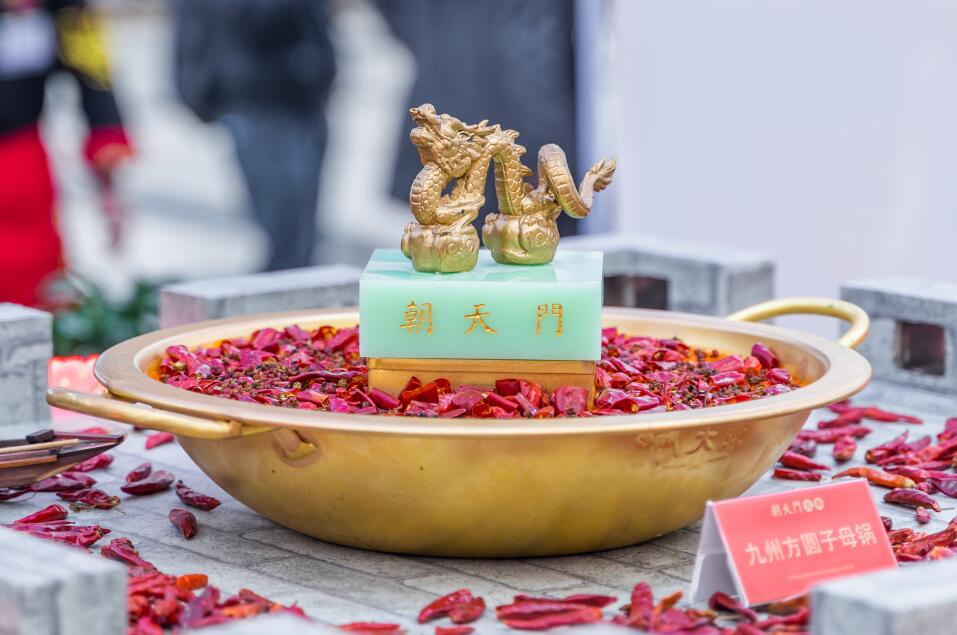 80萬開火鍋店加盟好還是自己開店好？