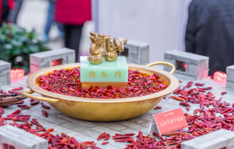 吃火鍋有哪些講究？跟著老重慶人學(xué)起來！