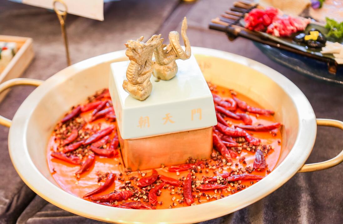 泊頭開(kāi)火鍋加盟店，怎樣管理前廳和后廚？