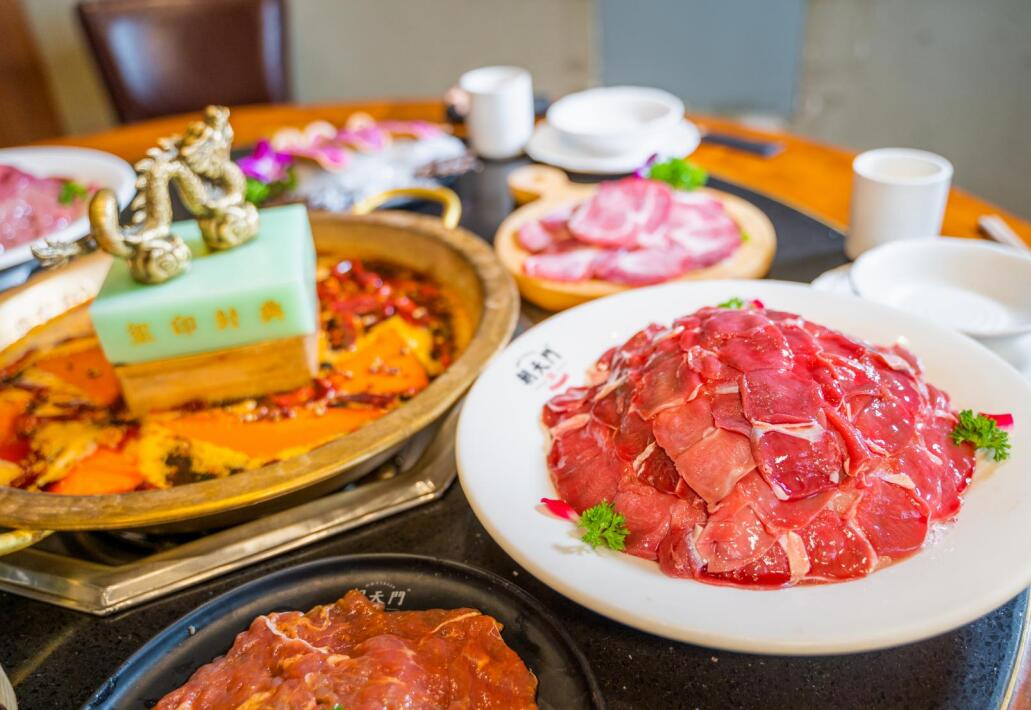 夏天吃火鍋有多痛快？來體驗(yàn)酣暢淋漓的感覺！
