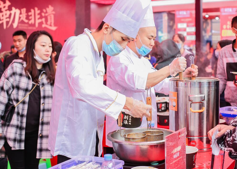 莊河開火鍋加盟店，可以這樣抓住顧客心思！