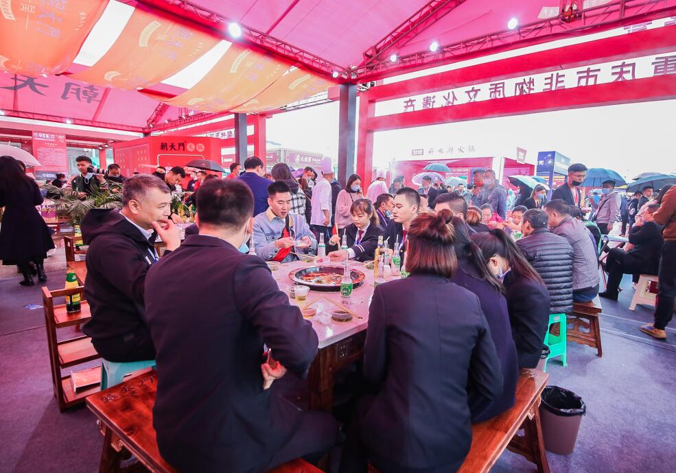 鳳城開火鍋加盟店，如何培養(yǎng)營銷意識？