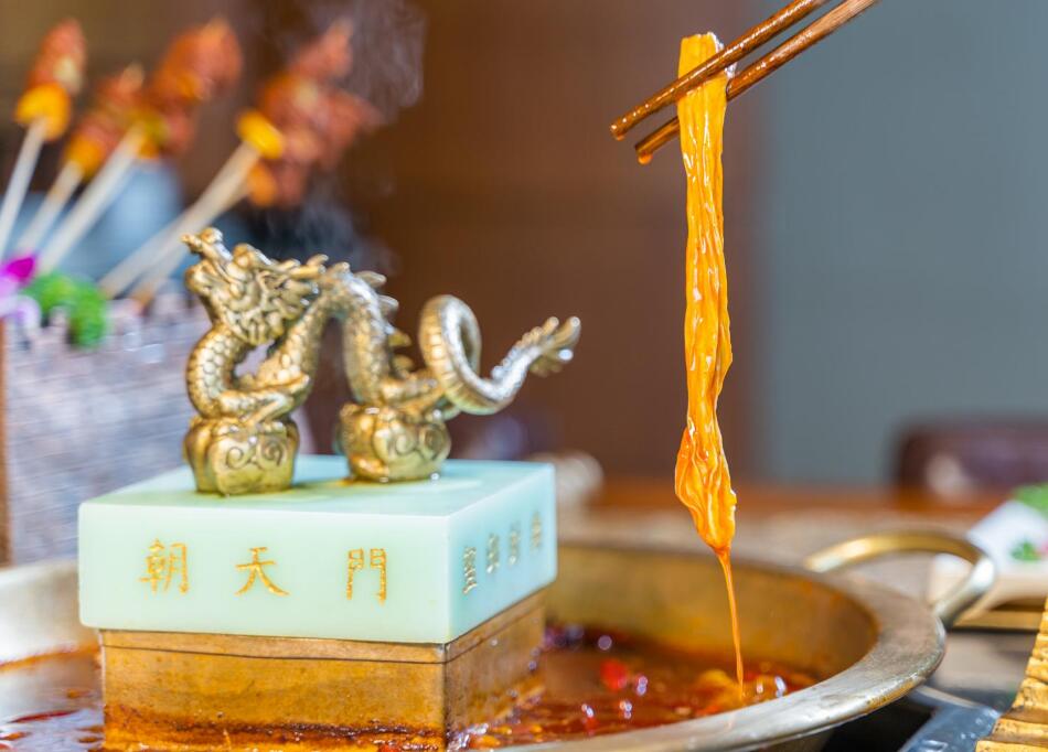 萬州開火鍋加盟店，如何讓年輕人產(chǎn)生興趣？