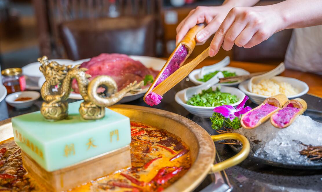 土到極致就是潮？餐廳越“土”，生意越好？