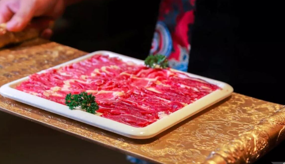 在西藏，吃一頓重慶火鍋把，附帶美食旅行攻略！